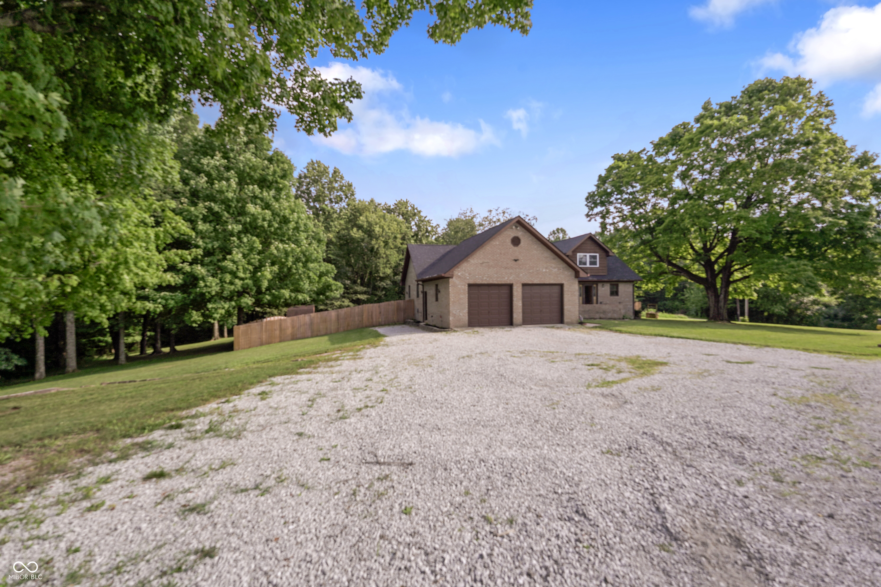 859 E Bunkerhill Road