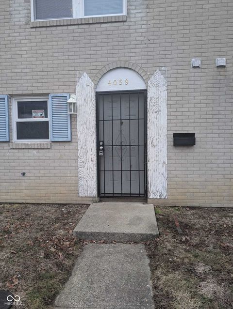 Photo of 4059 Gateway Court, Indianapolis, IN 46254 (MLS # 22084776)