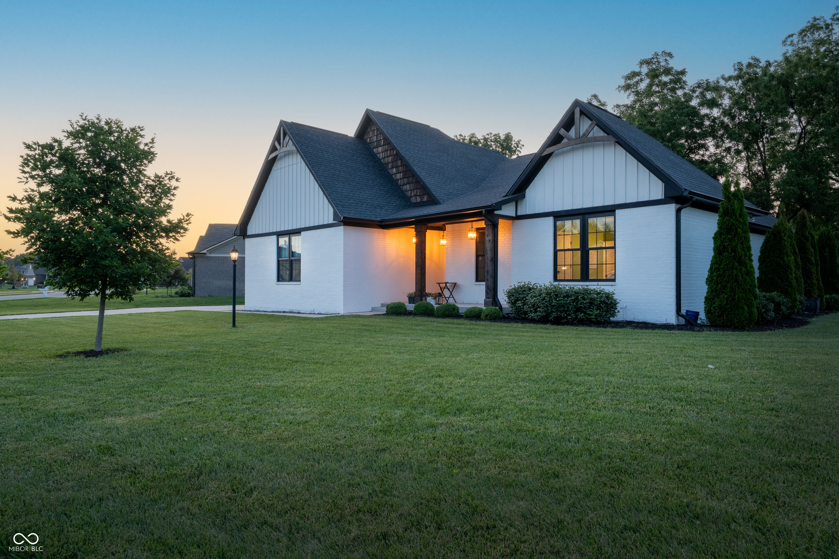 101 Saundra Drive