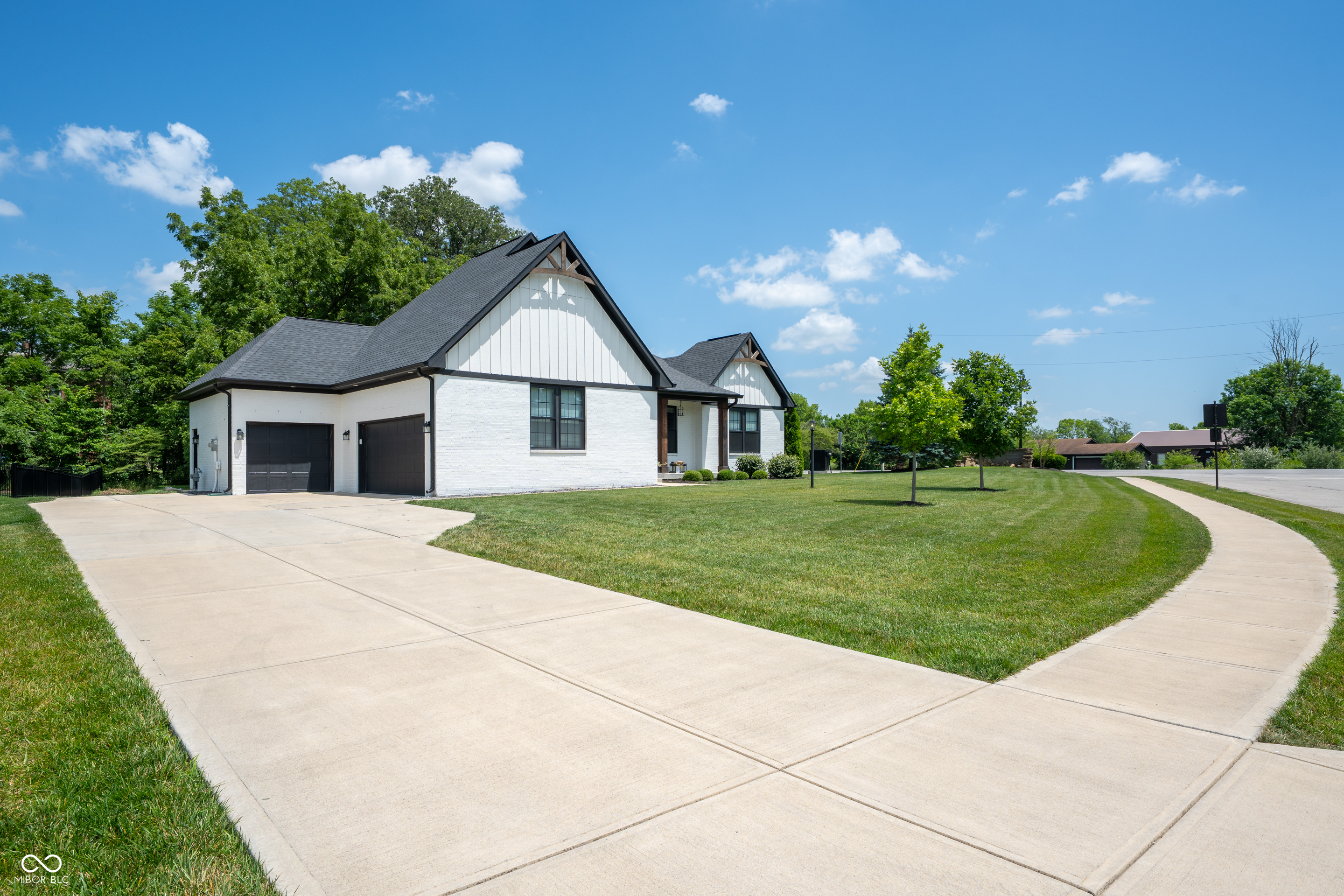 101 Saundra Drive