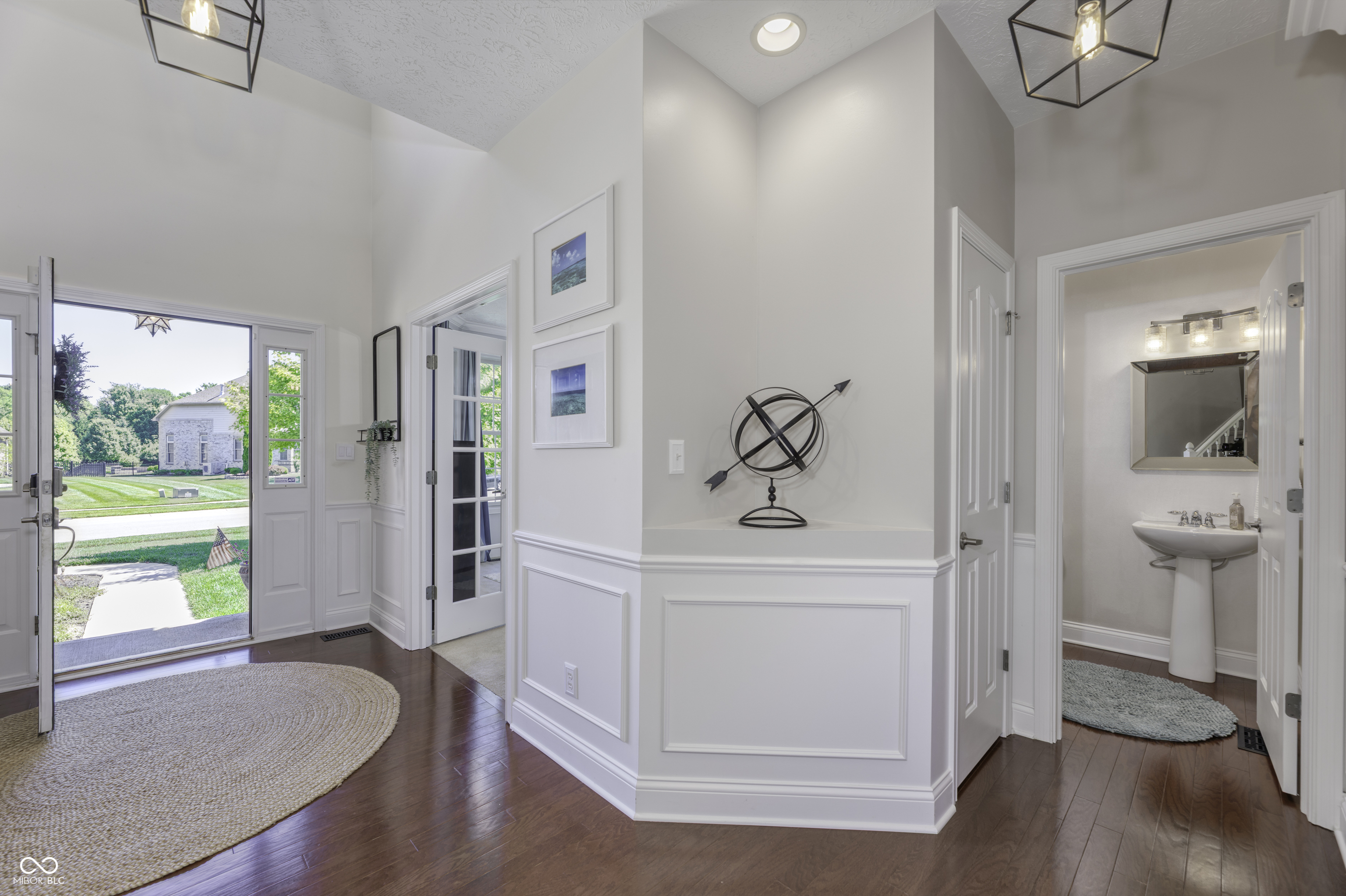 6867 W Thornebush Drive