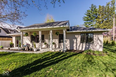 Photo of 650 Mulberry Street, Zionsville, IN 46077 (MLS # 22093199)