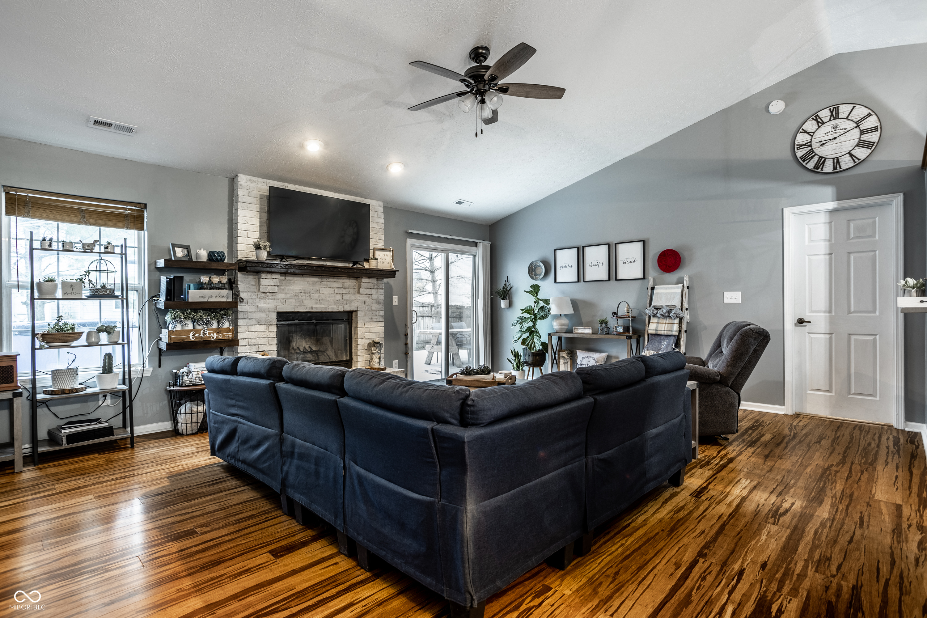 106 W Delaware Street