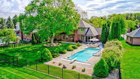 Photo of 6408 Bentworth Way, Indianapolis, IN 46237 (MLS # 22095422)