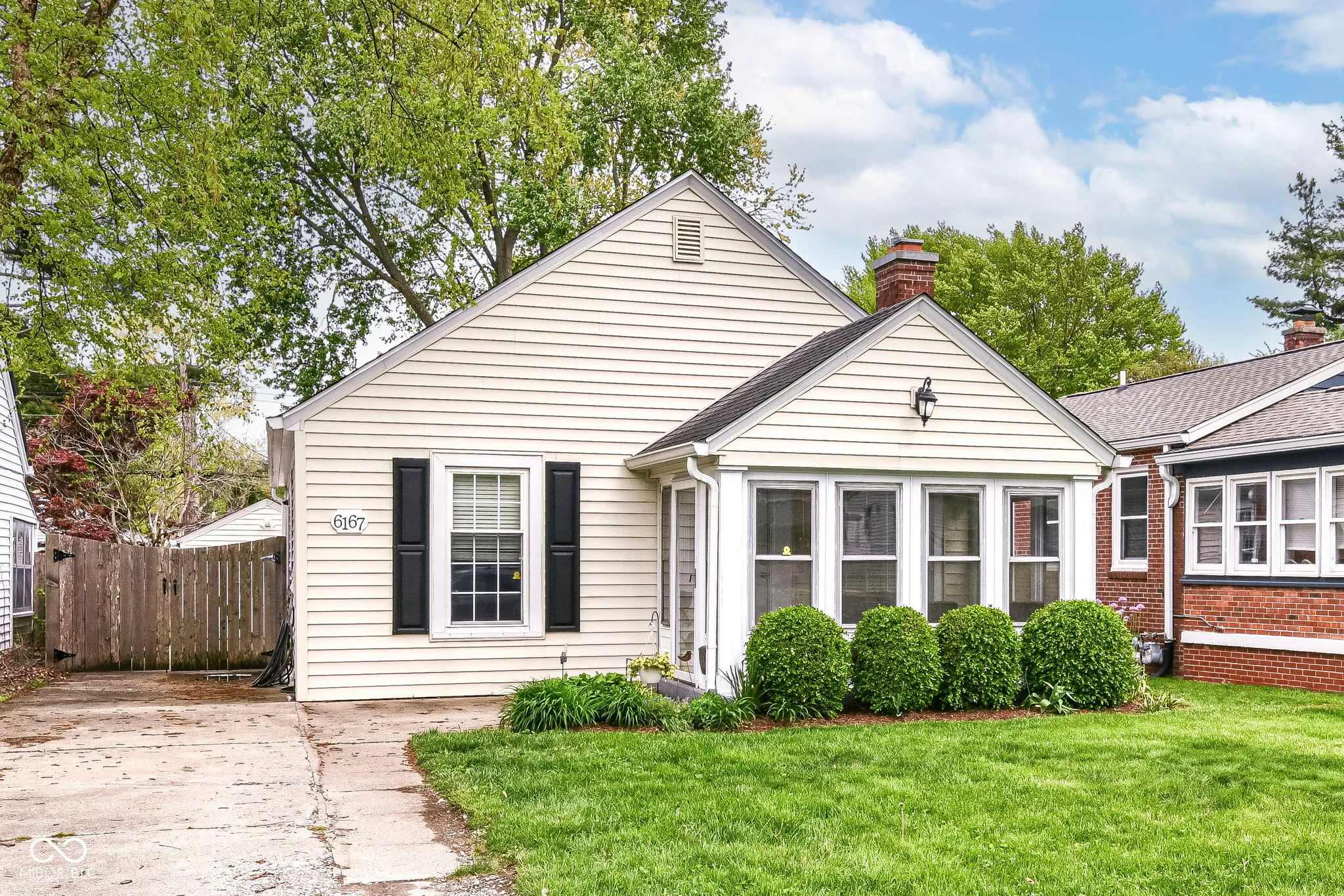 Indianapolis, Indiana 46220, United States, 2 Bedrooms Bedrooms, ,2 BathroomsBathrooms,Residential,Pending,118812