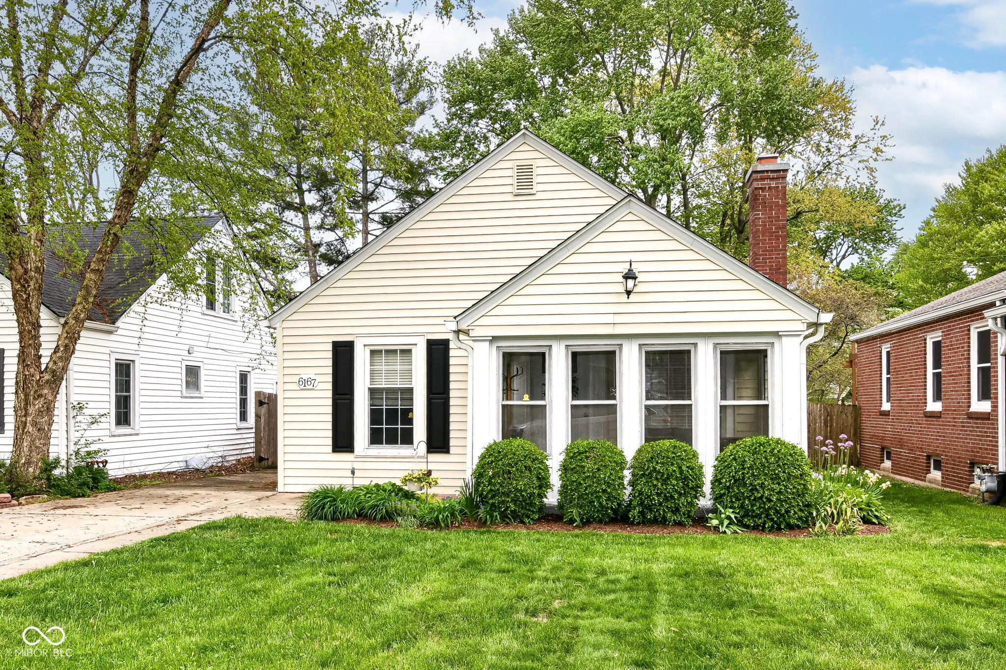 Indianapolis, Indiana 46220, United States, 2 Bedrooms Bedrooms, ,2 BathroomsBathrooms,Residential,Pending,118812