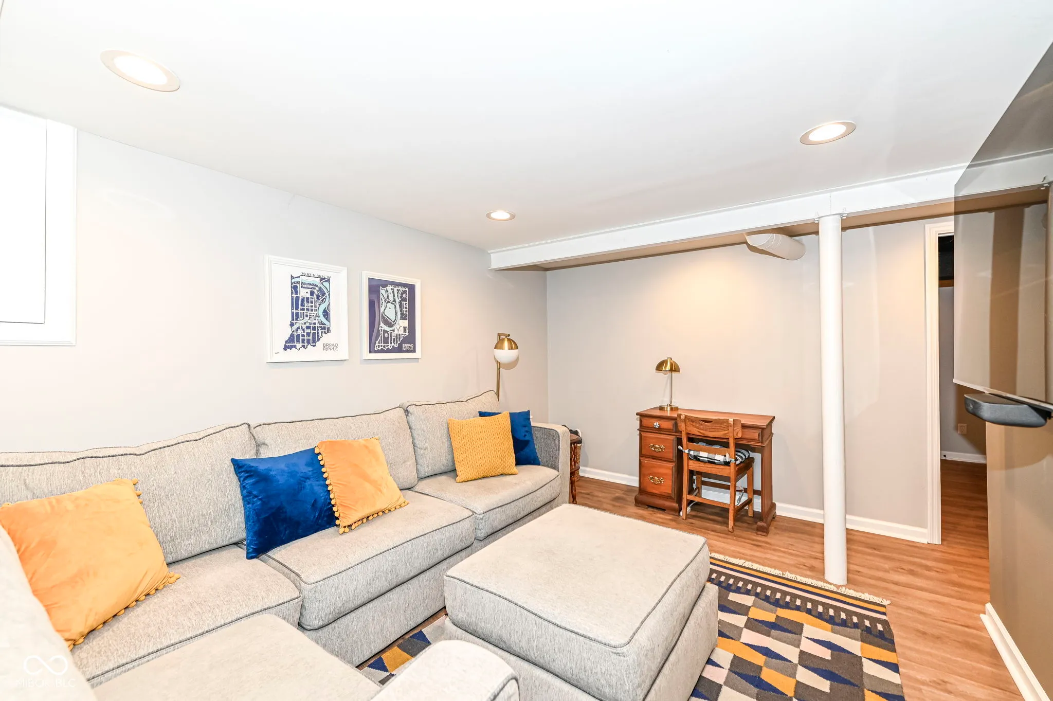 Indianapolis, Indiana 46220, United States, 2 Bedrooms Bedrooms, ,2 BathroomsBathrooms,Residential,Pending,118812