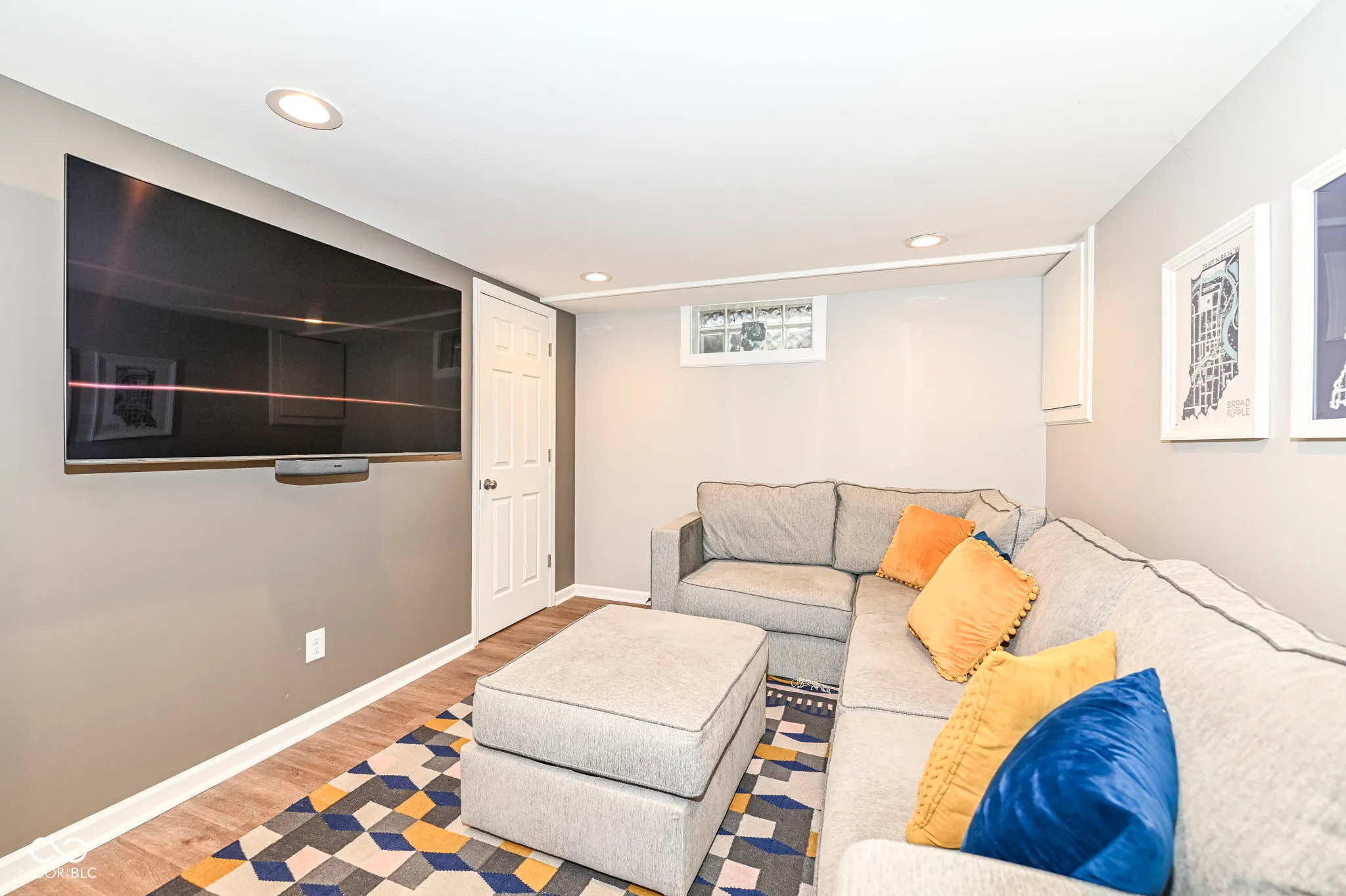 Indianapolis, Indiana 46220, United States, 2 Bedrooms Bedrooms, ,2 BathroomsBathrooms,Residential,Pending,118812