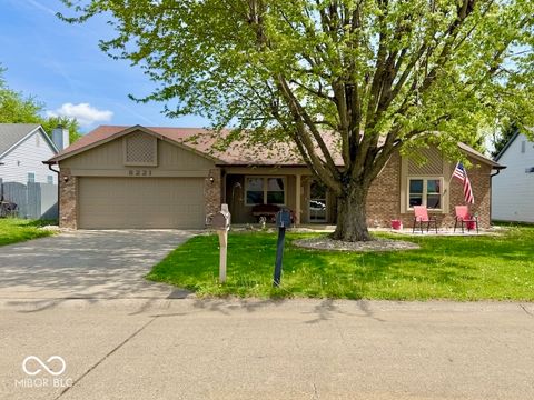 Photo of 8221 Rob Lane, Indianapolis, IN 46237 (MLS # 22096370)