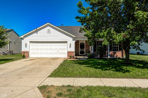 Photo of 1406 Fall Ridge Drive, Brownsburg, IN 46112 (MLS # 22107013)
