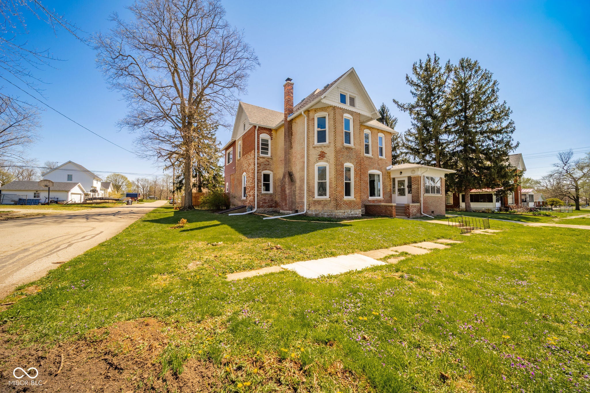 149 N Dalton Avenue