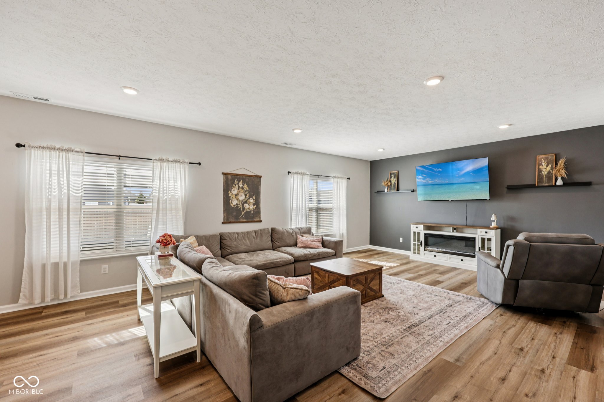 6611 Honeysuckle Way