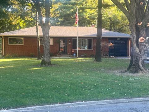 Photo of 1119 E Cragmont Drive, Indianapolis, IN 46227 (MLS # 22076329)