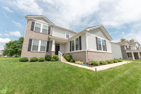 Photo of 7042 Pinnacle Drive, Columbus, IN 47201 (MLS # 22083960)