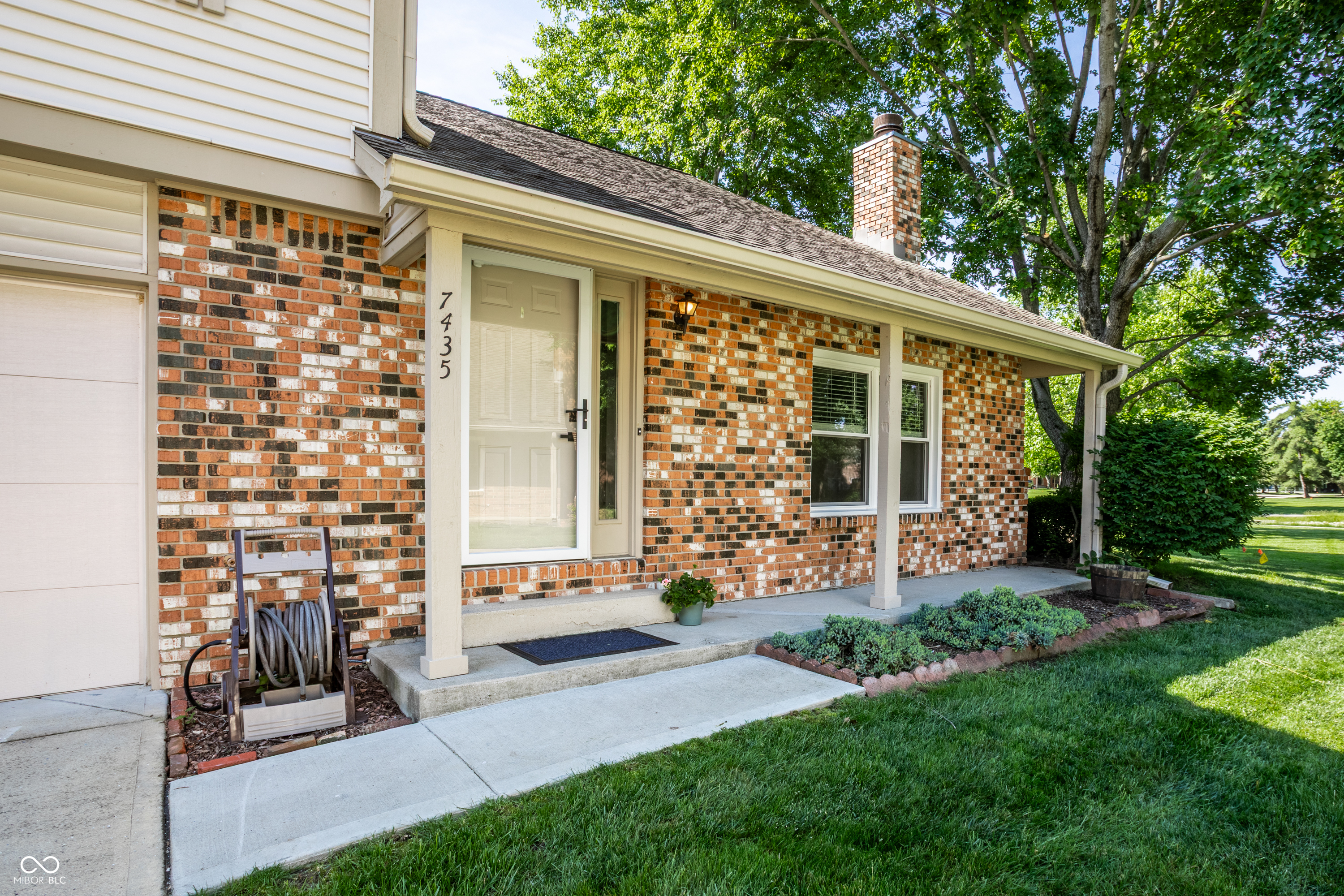 7435 Prairie Lake Drive