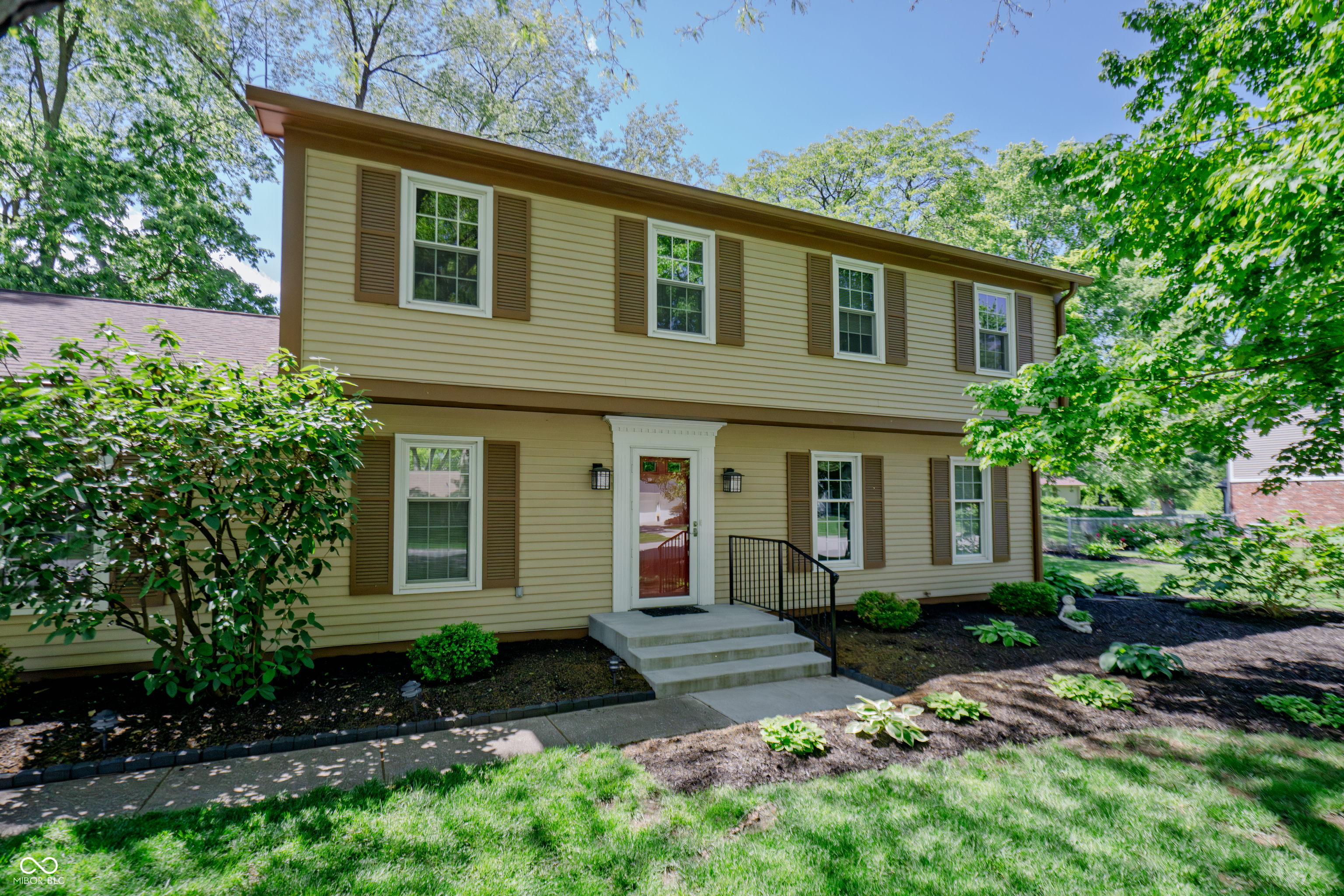 10214 E Lakeshore Drive