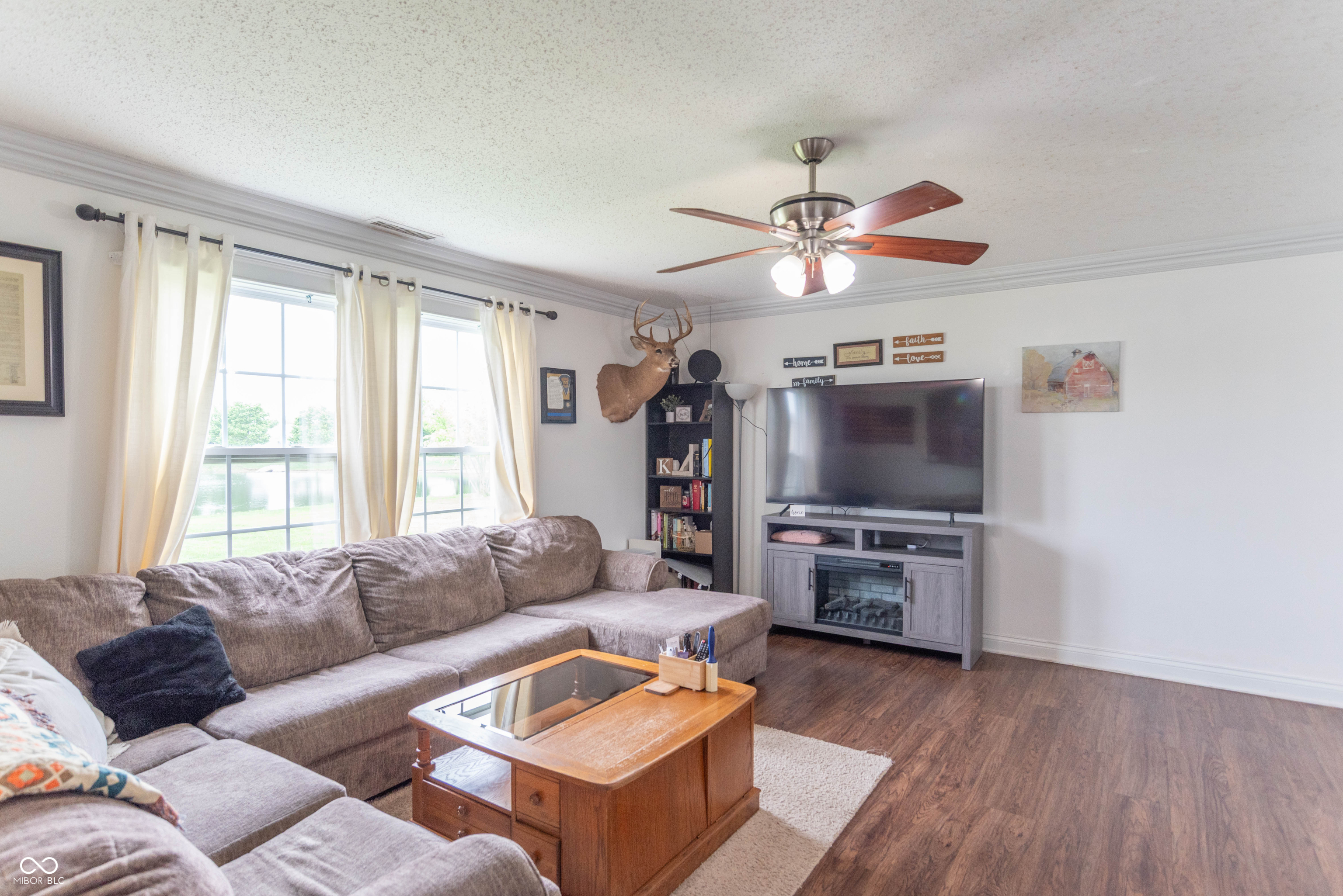 910 Highpointe Boulevard