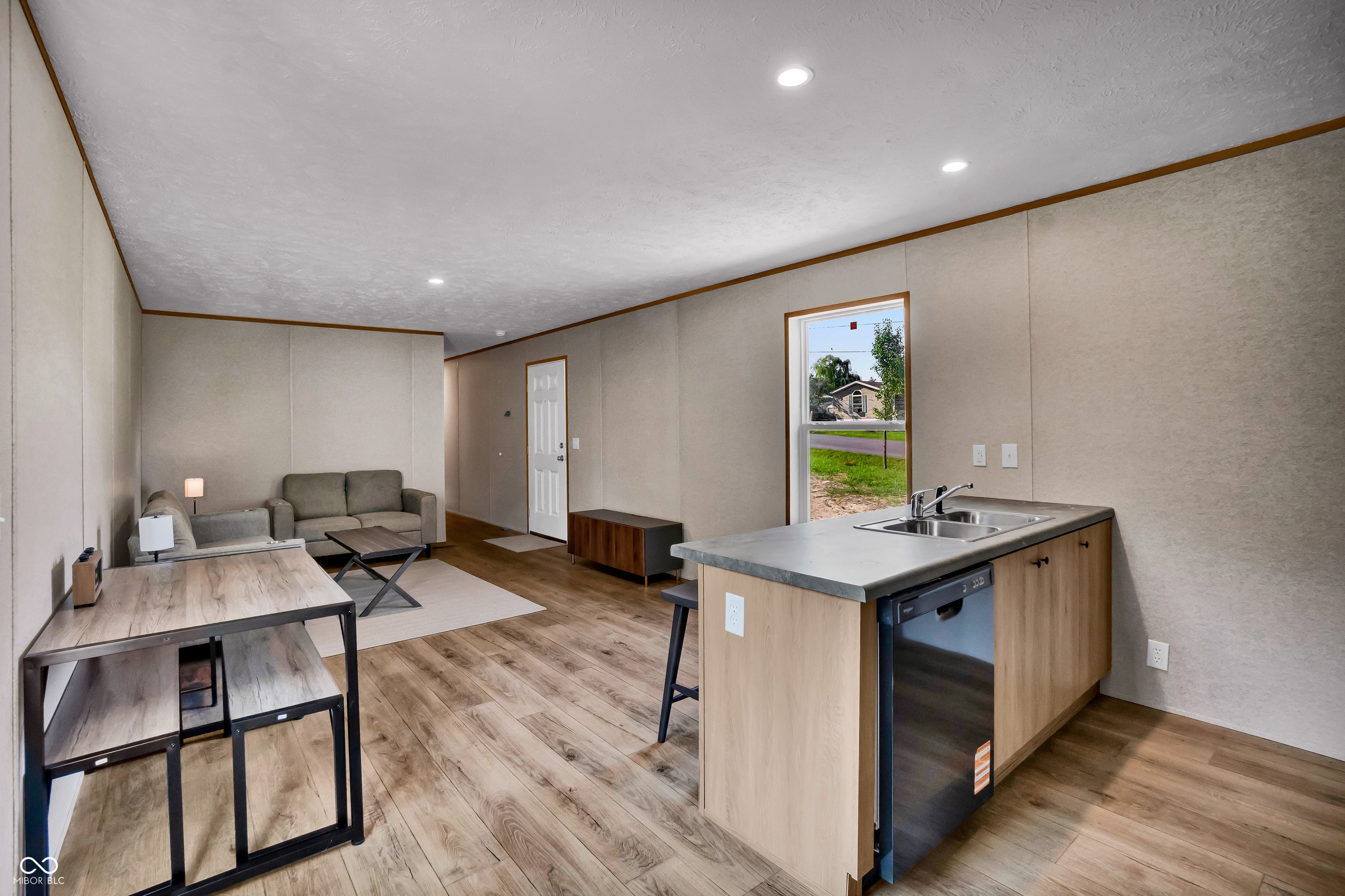2843 McIntosh Lane