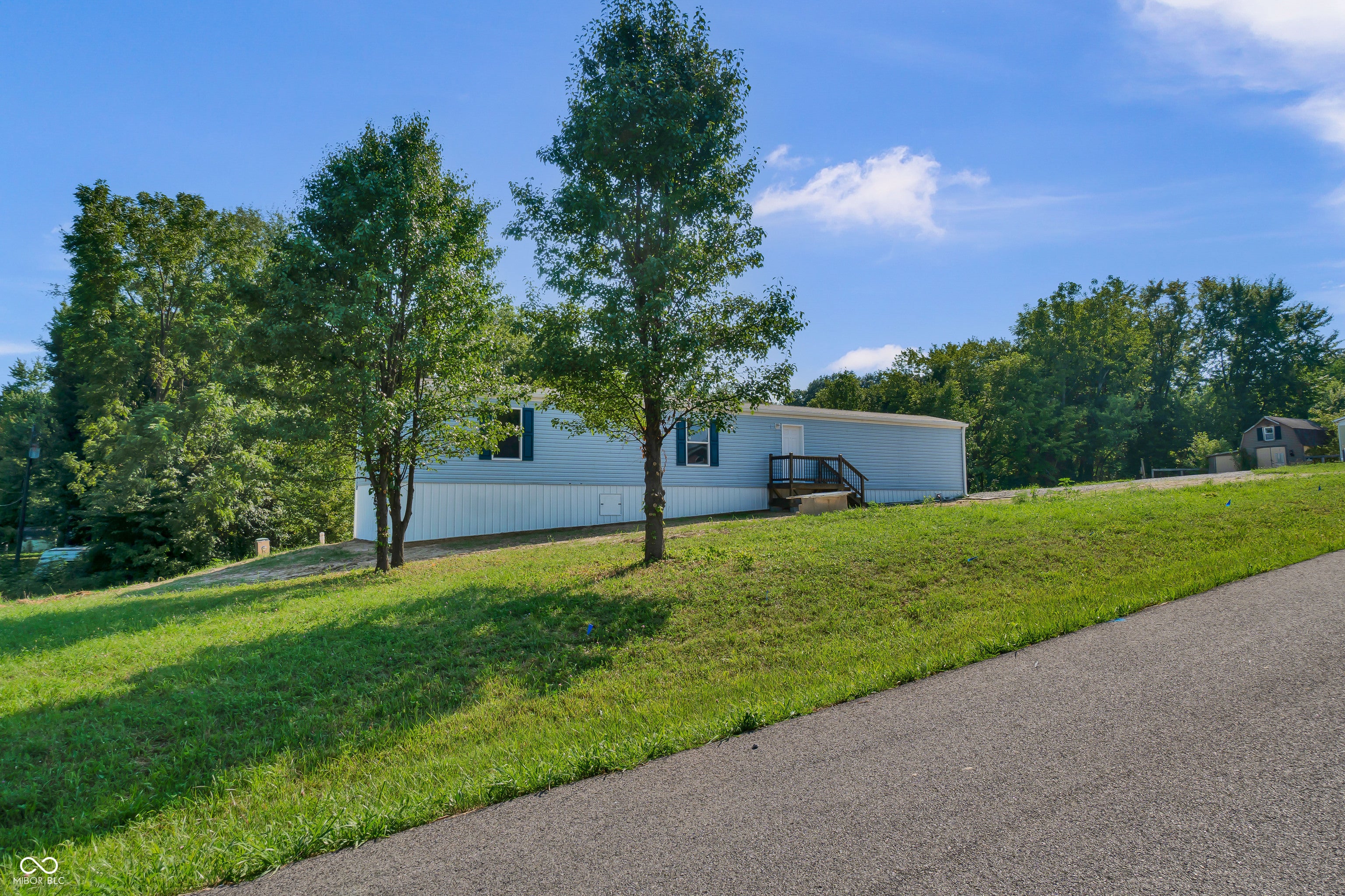 2843 McIntosh Lane