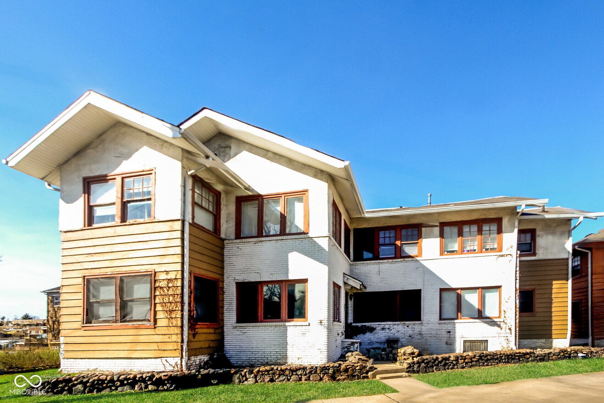 Photo 1 of 17 — 634 E 37th Street 4, Indianapolis, IN 46205