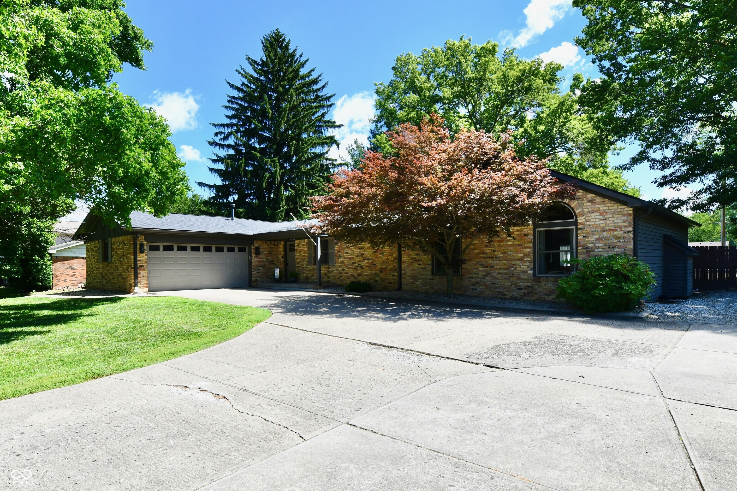 2999 Woodside Drive