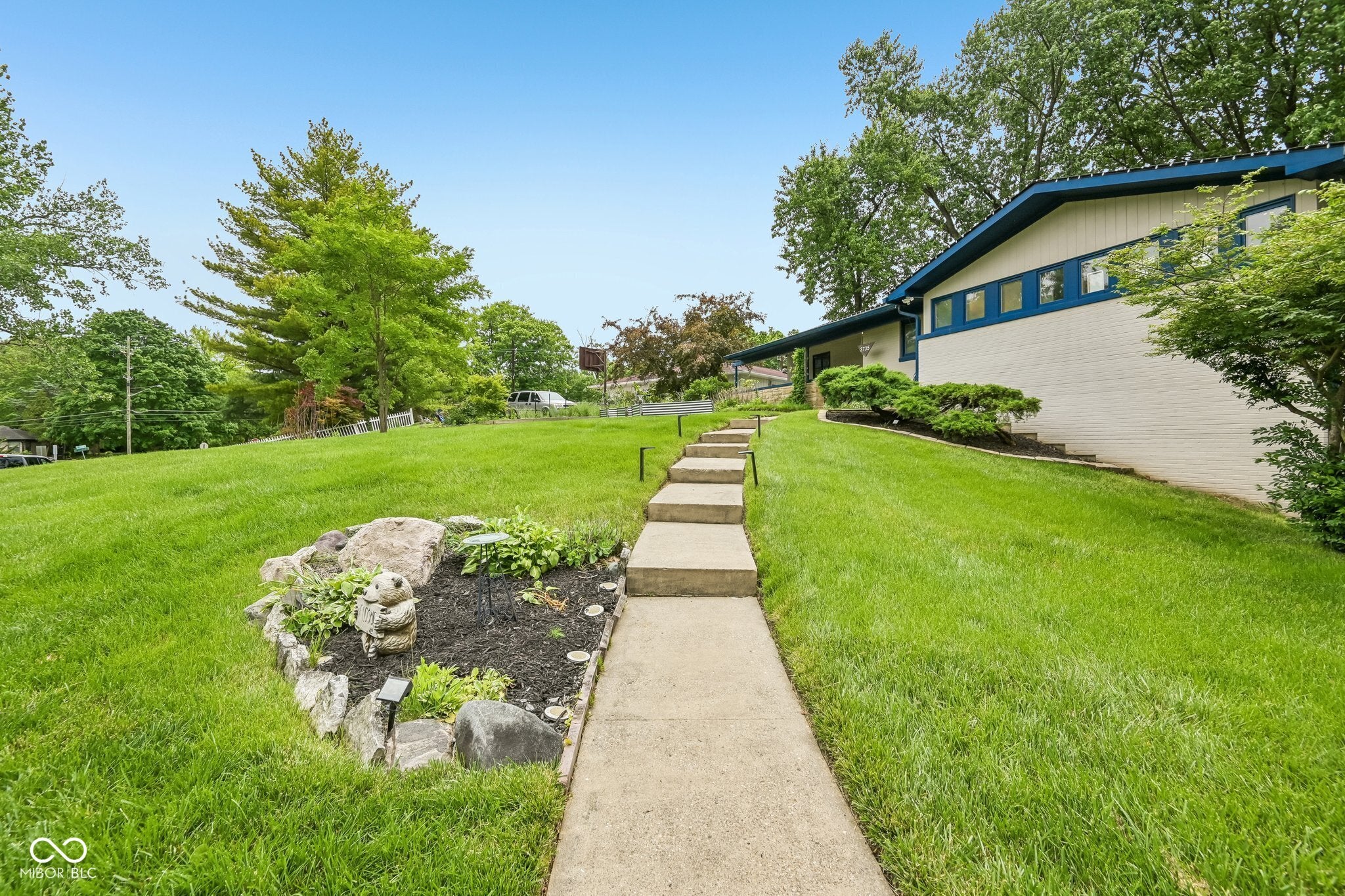 3735 Cheviot Place