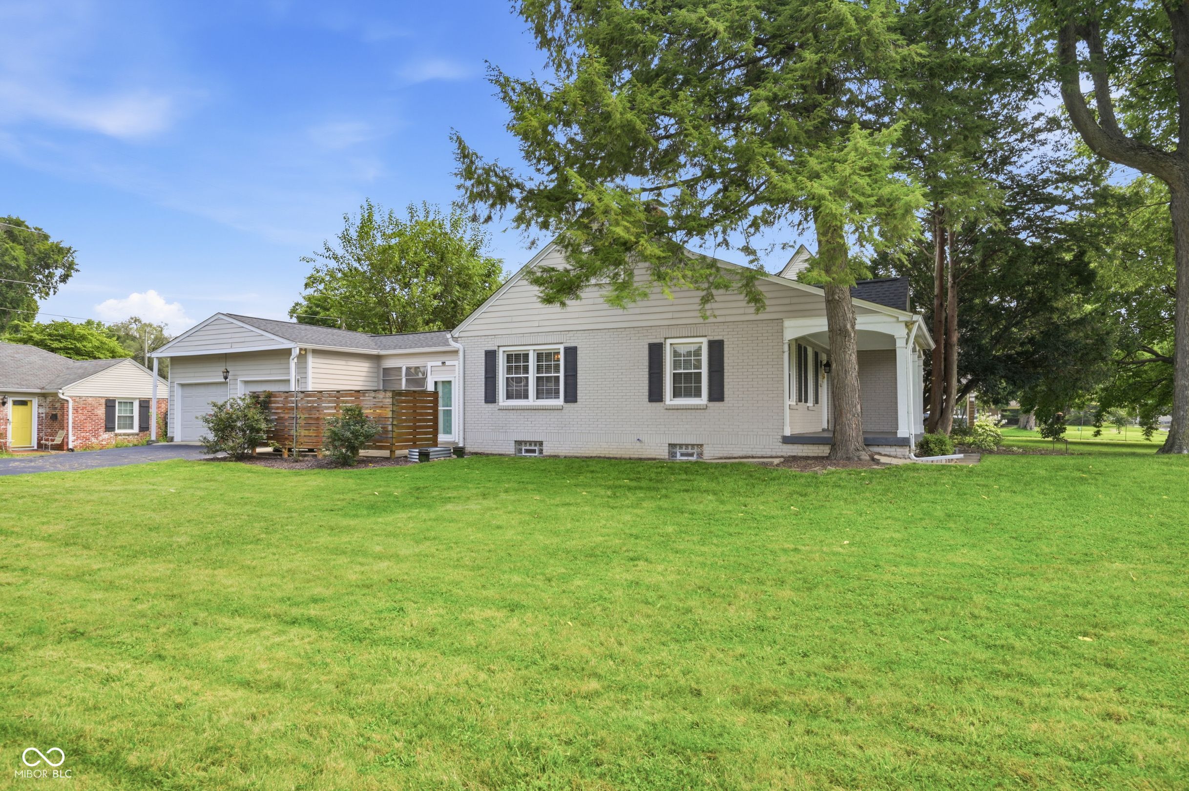 1508 Kessler Boulevard East Drive