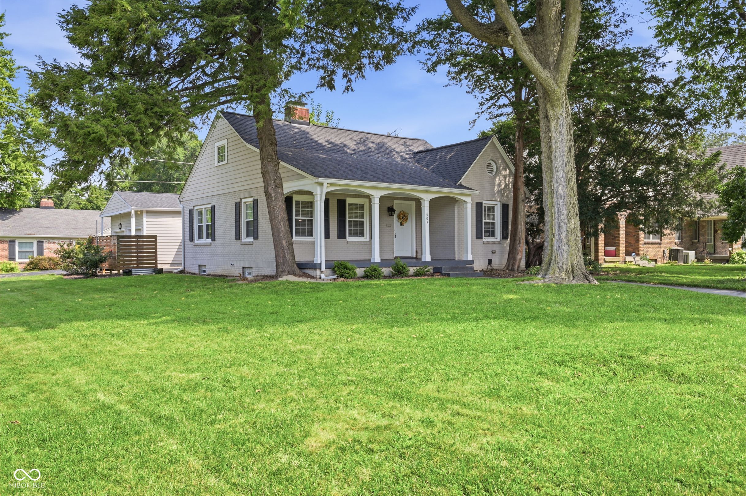 1508 Kessler Boulevard East Drive