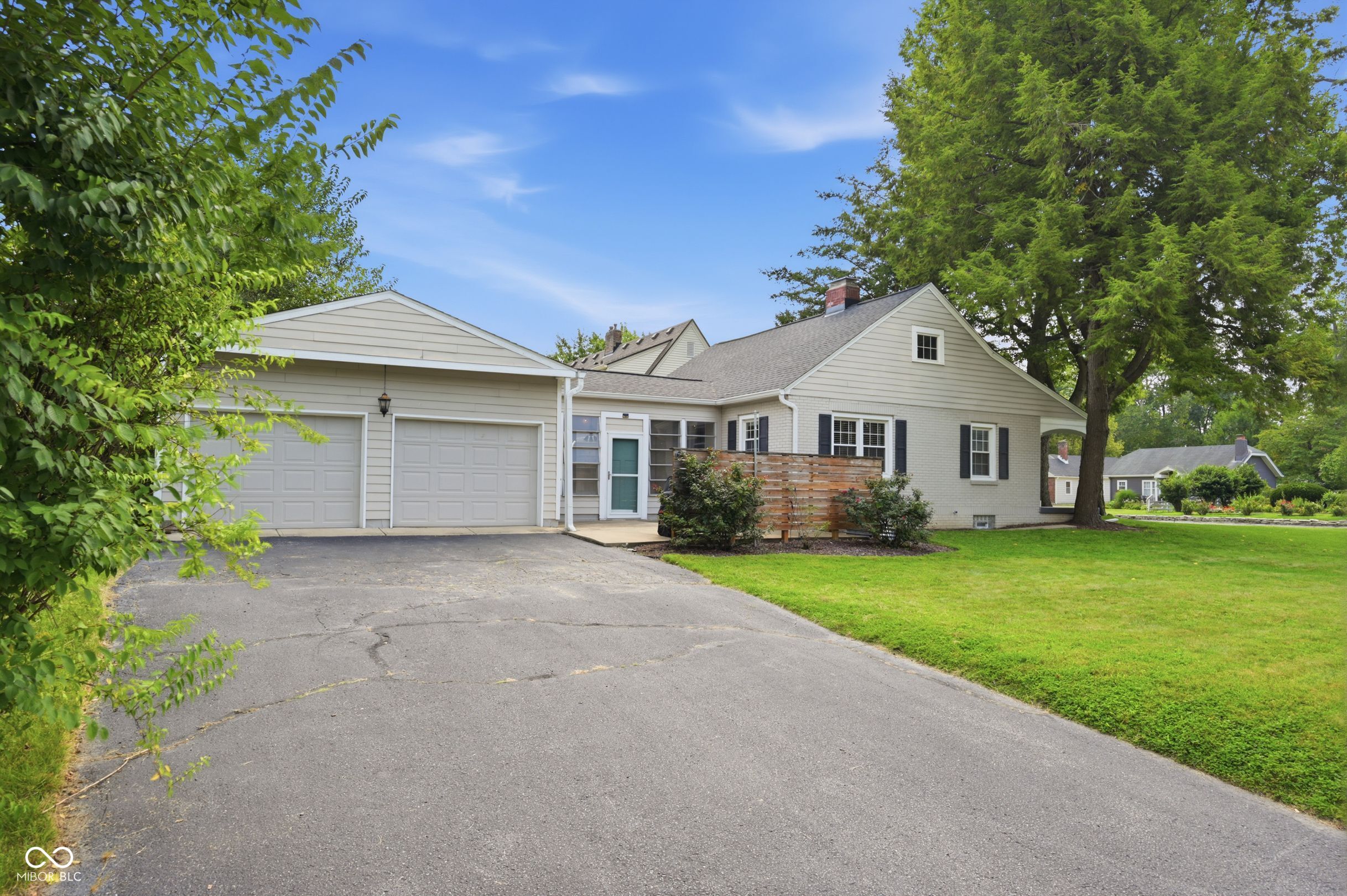 1508 Kessler Boulevard East Drive