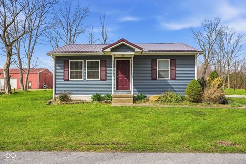 Photo of 325 S County Road 900 W, Seymour, IN 47274 (MLS # 22089232)