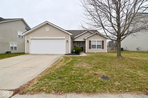 Photo of 4380 Raintree Road, Indianapolis, IN 46234 (MLS # 22076129)