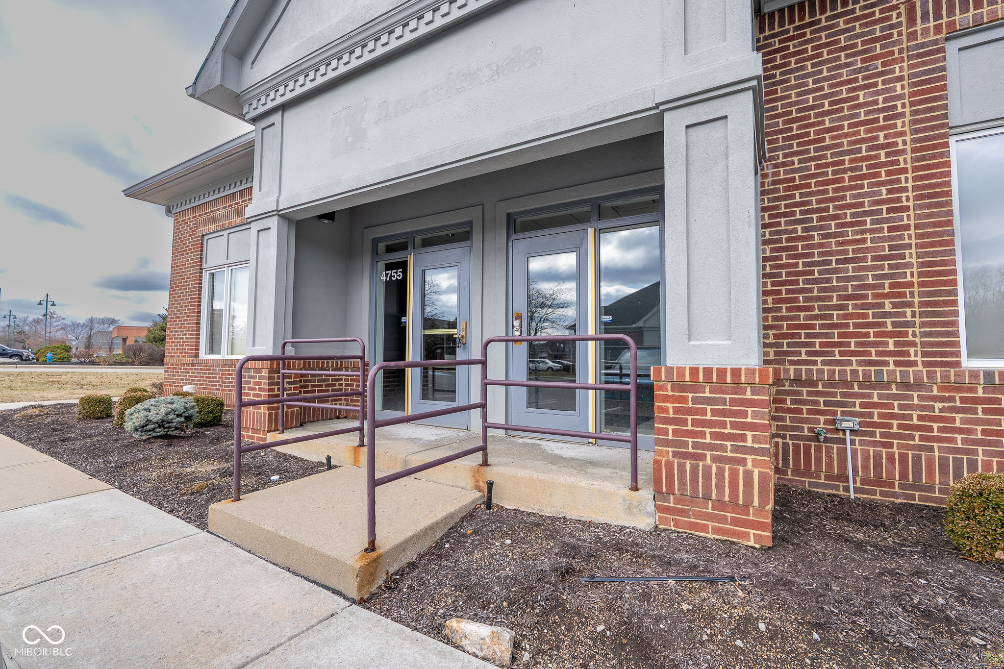 4755 Statesmen Drive