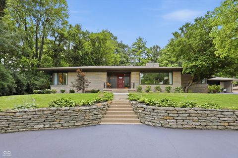 Photo of 6976 Washington Boulevard, Indianapolis, IN 46220 (MLS # 22072457)