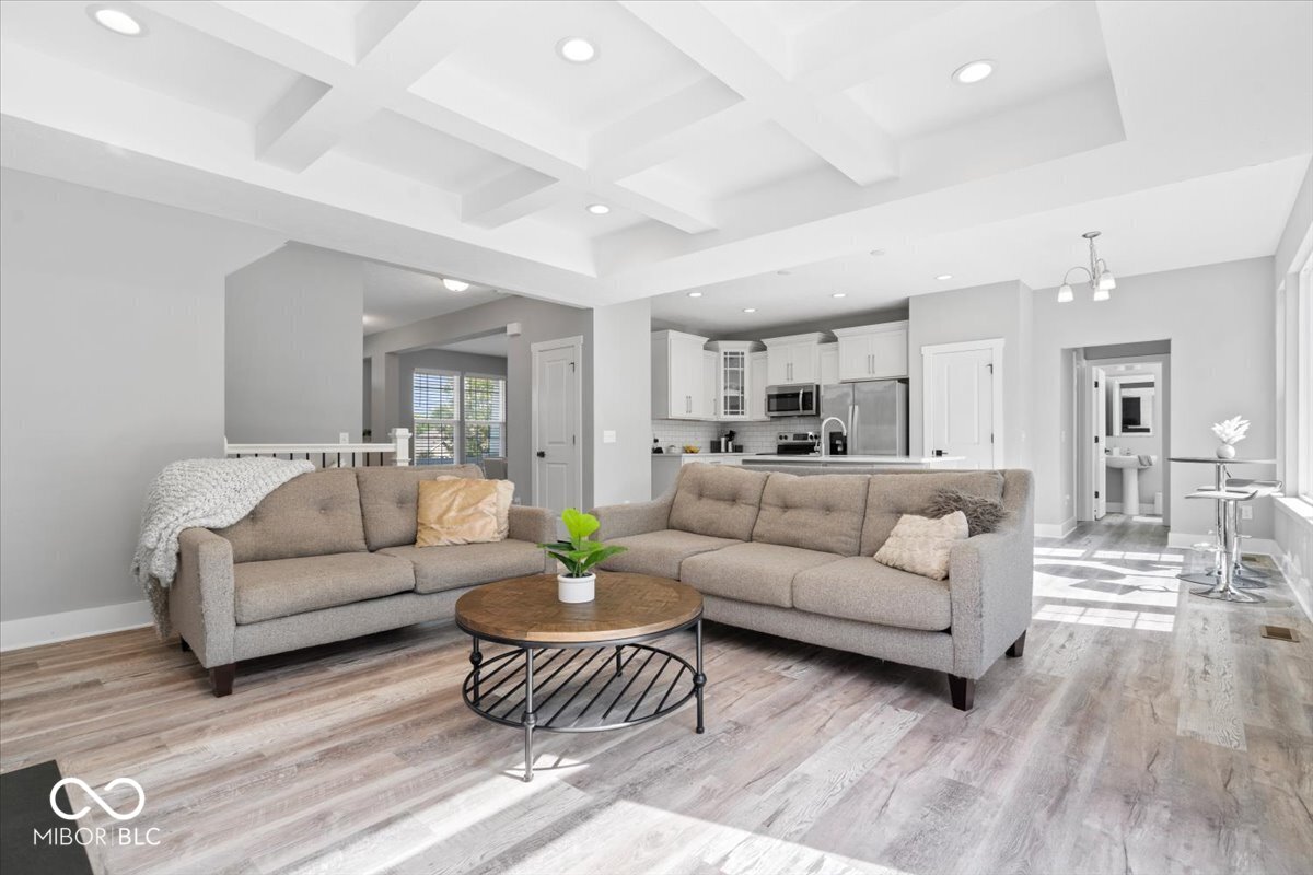 865 W Barouche