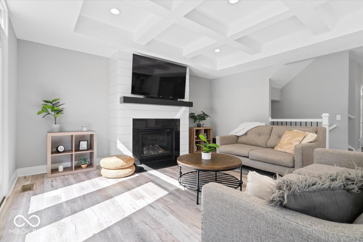 865 W Barouche