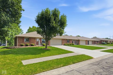 Photo of 226 Saratoga Way, Anderson, IN 46013 (MLS # 22113398)