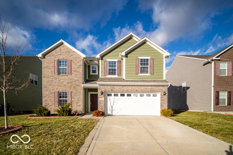 Photo of 834 Blue Ash Trail, Greenwood, IN 46143 (MLS # 22082504)