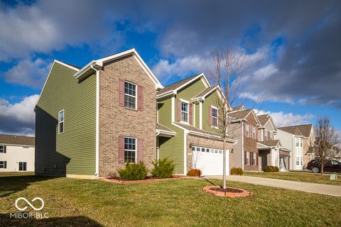 Photo of 834 Blue Ash Trail, Greenwood, IN 46143 (MLS # 22082504)