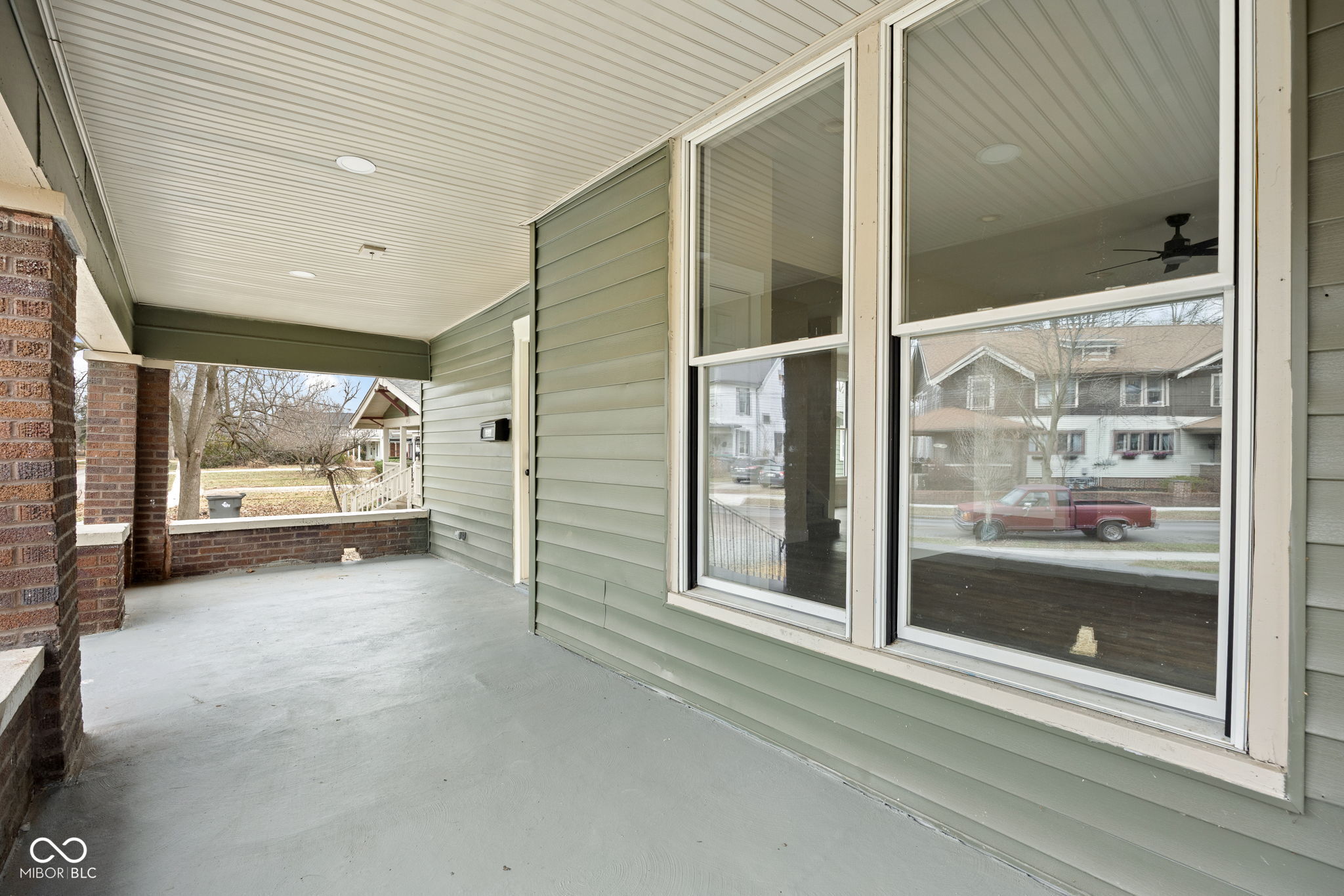 5511 E University Avenue