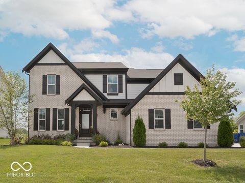 Photo of 6475 Teakwood Way, McCordsville, IN 46055 (MLS # 22053100)