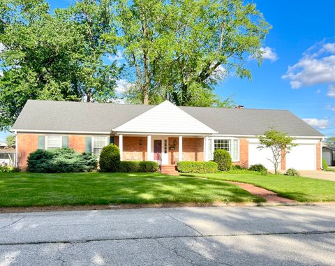 Photo of 1025 Maple Drive, Greenfield, IN 46140 (MLS # 22098338)