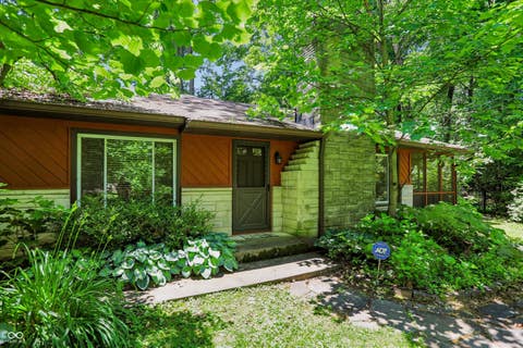 Photo of 11060 Beechwood Drive W, Carmel, IN 46280 (MLS # 22109991)