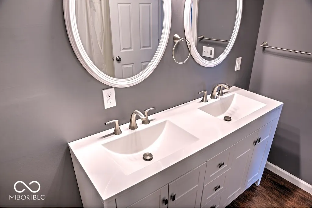 Columbus, Indiana 47201, United States, 2 Bedrooms Bedrooms, ,2 BathroomsBathrooms,Residential,Active,37043