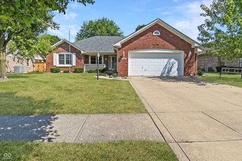 Photo of 409 Savannah Drive, Greenwood, IN 46142 (MLS # 22124439)