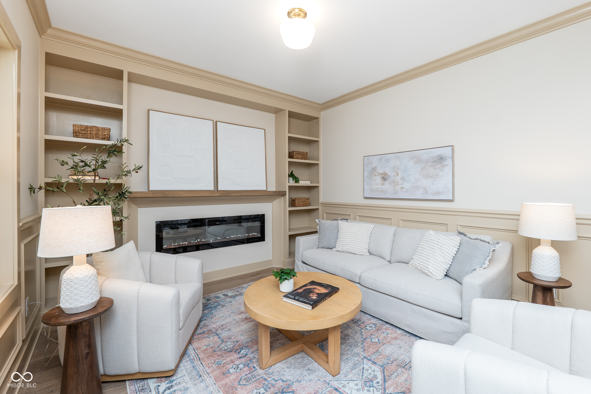 6112 Broadway Street