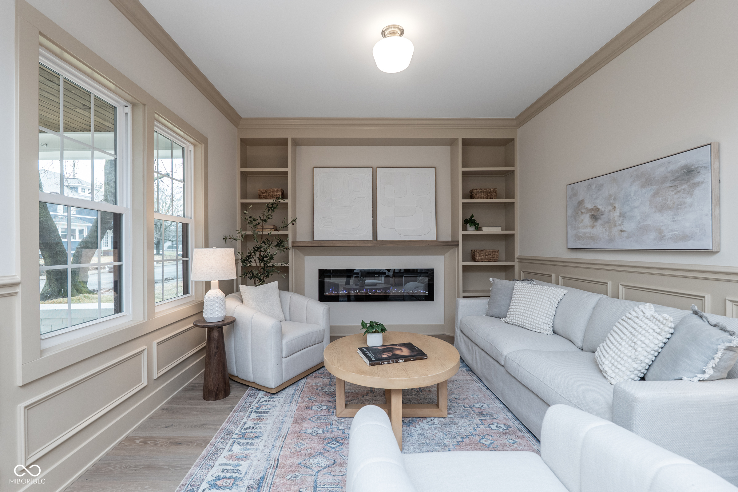 6112 Broadway Street