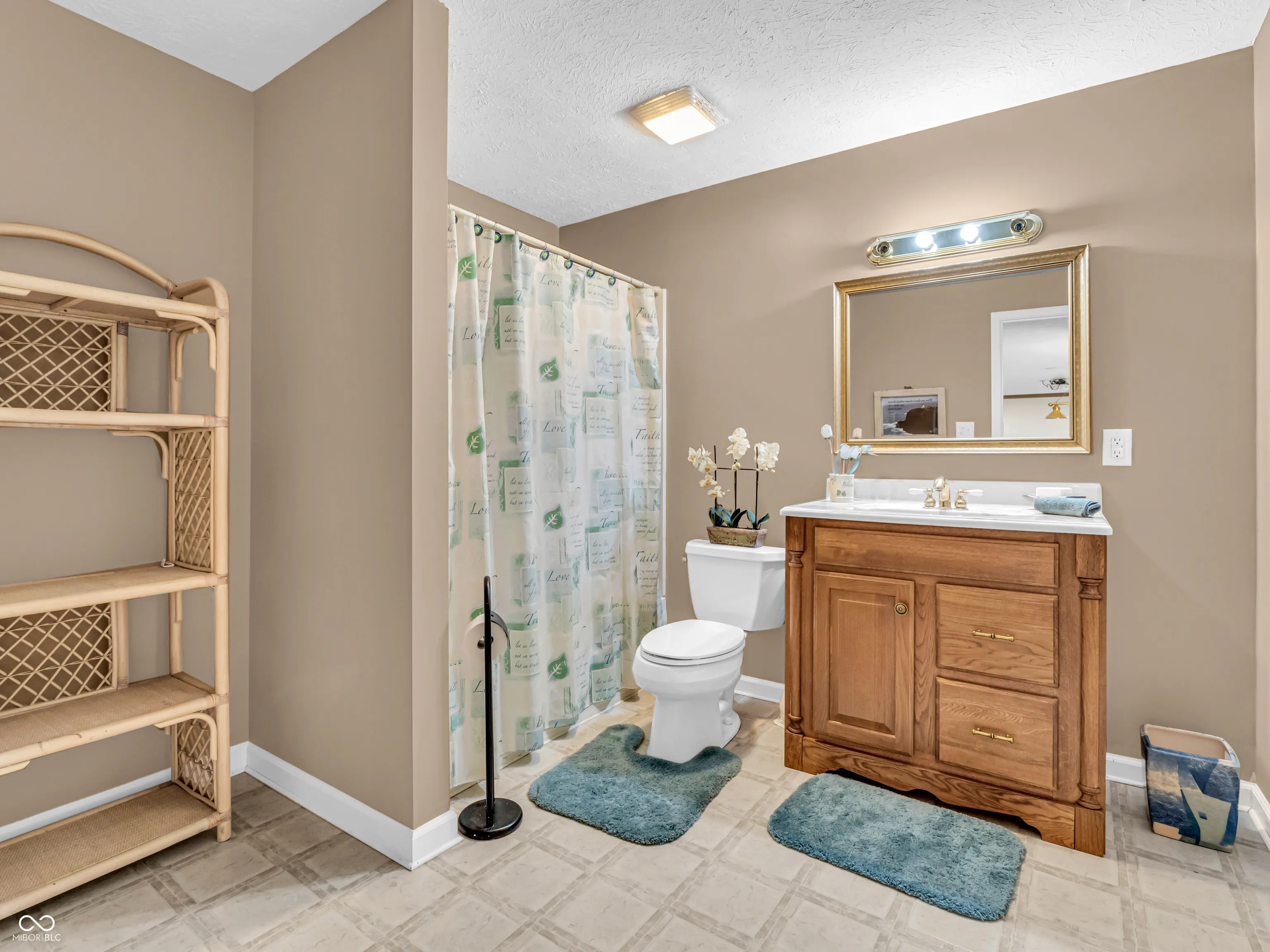 Greenwood, Indiana 46143, United States, 5 Bedrooms Bedrooms, ,4 BathroomsBathrooms,Residential,Pending,46652