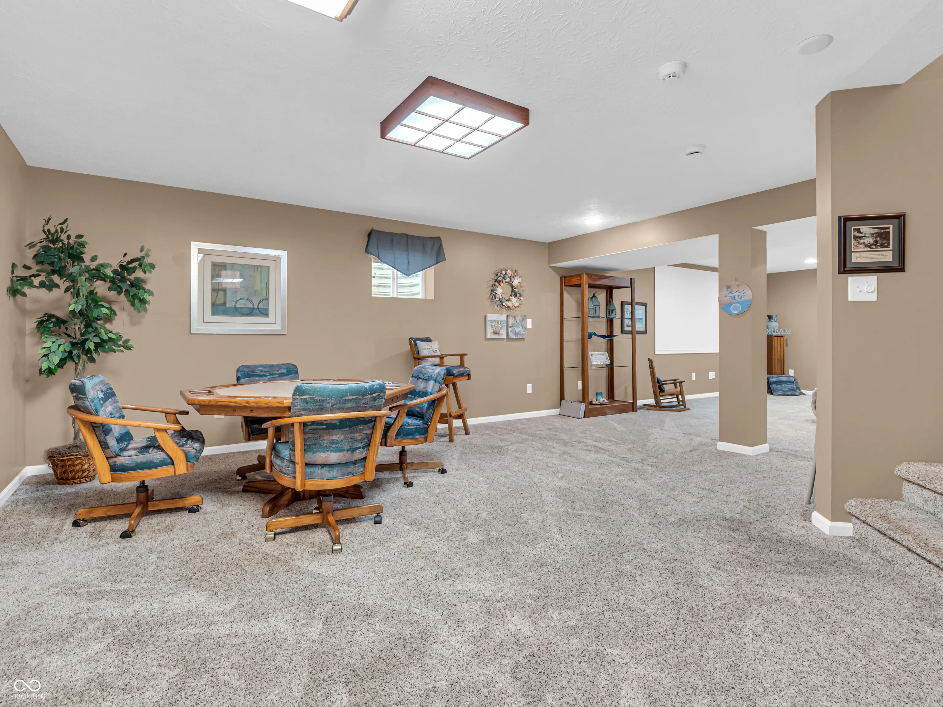 Greenwood, Indiana 46143, United States, 5 Bedrooms Bedrooms, ,4 BathroomsBathrooms,Residential,Pending,46652