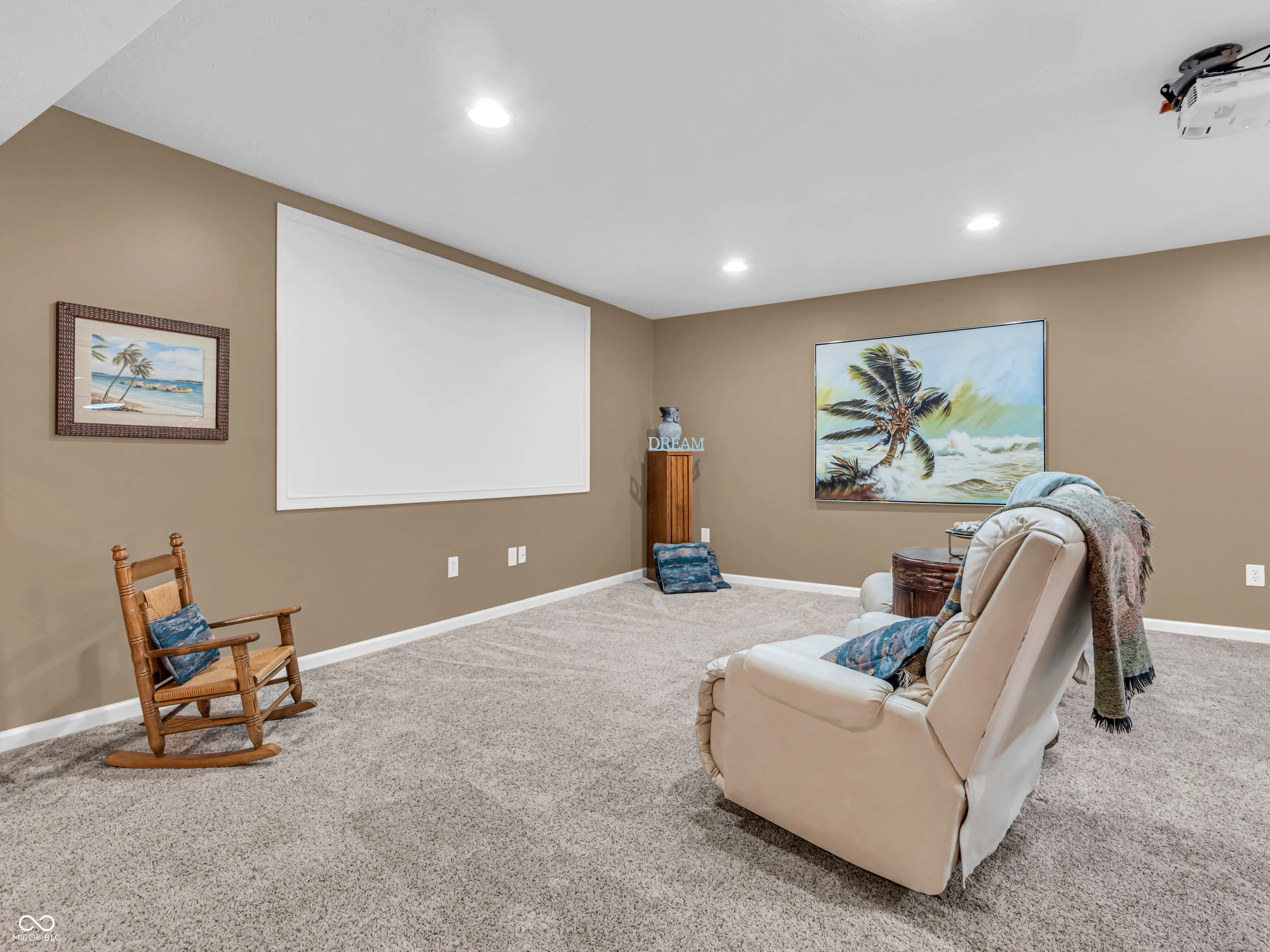 Greenwood, Indiana 46143, United States, 5 Bedrooms Bedrooms, ,4 BathroomsBathrooms,Residential,Pending,46652