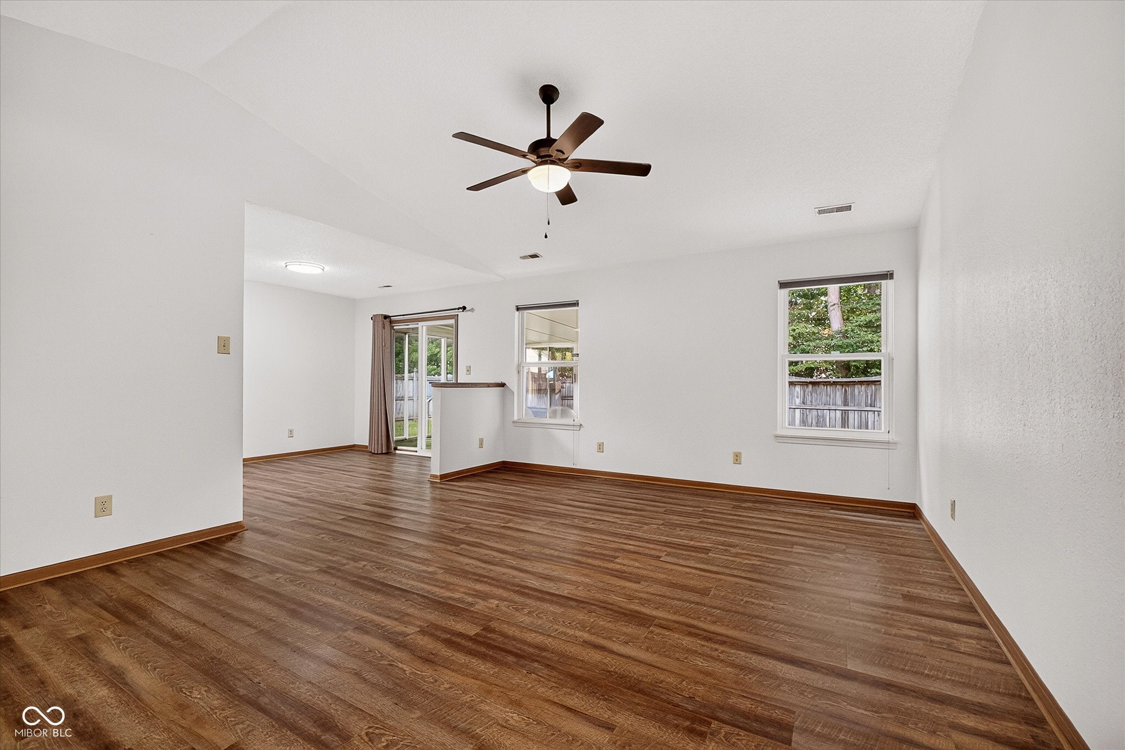 7449 Grandview Drive
